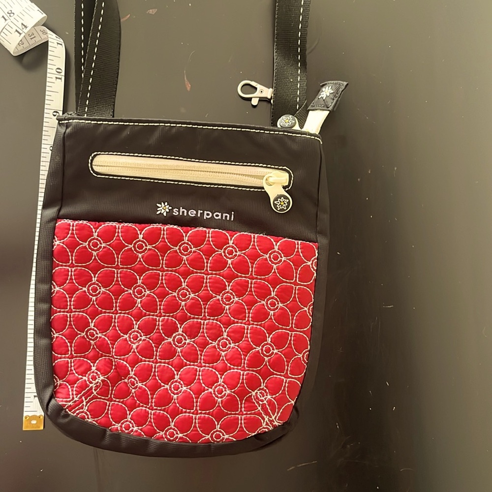 Sherpani crossbody tote